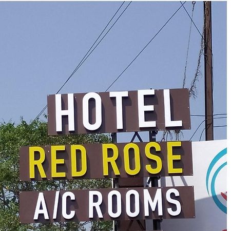 ואדודרה Hotel Red Rose מראה חיצוני תמונה